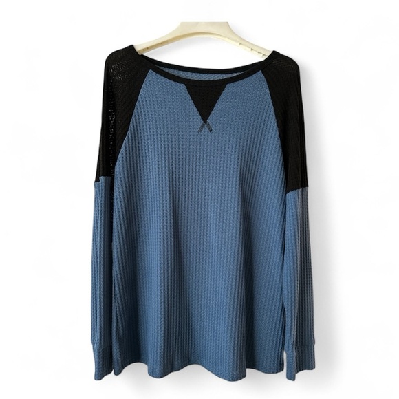Amazon Tops - Women's Blue and Black Long Sleeve Top - Large